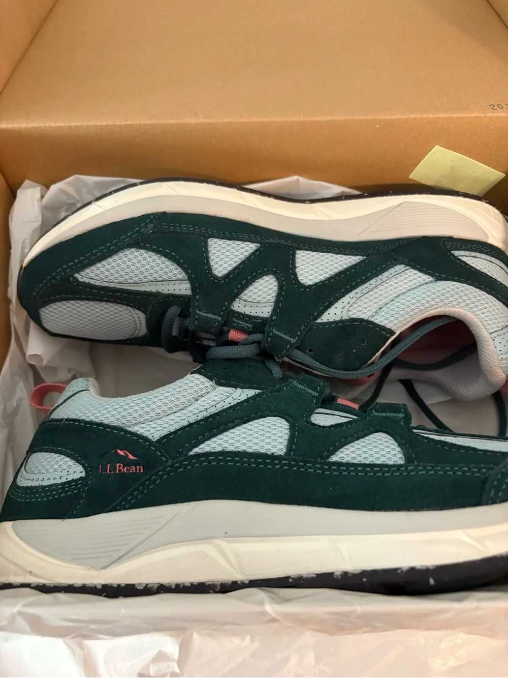 Women’s LL Bean Comfort Walker Tennis Shoes 2  9 1/2 Medium